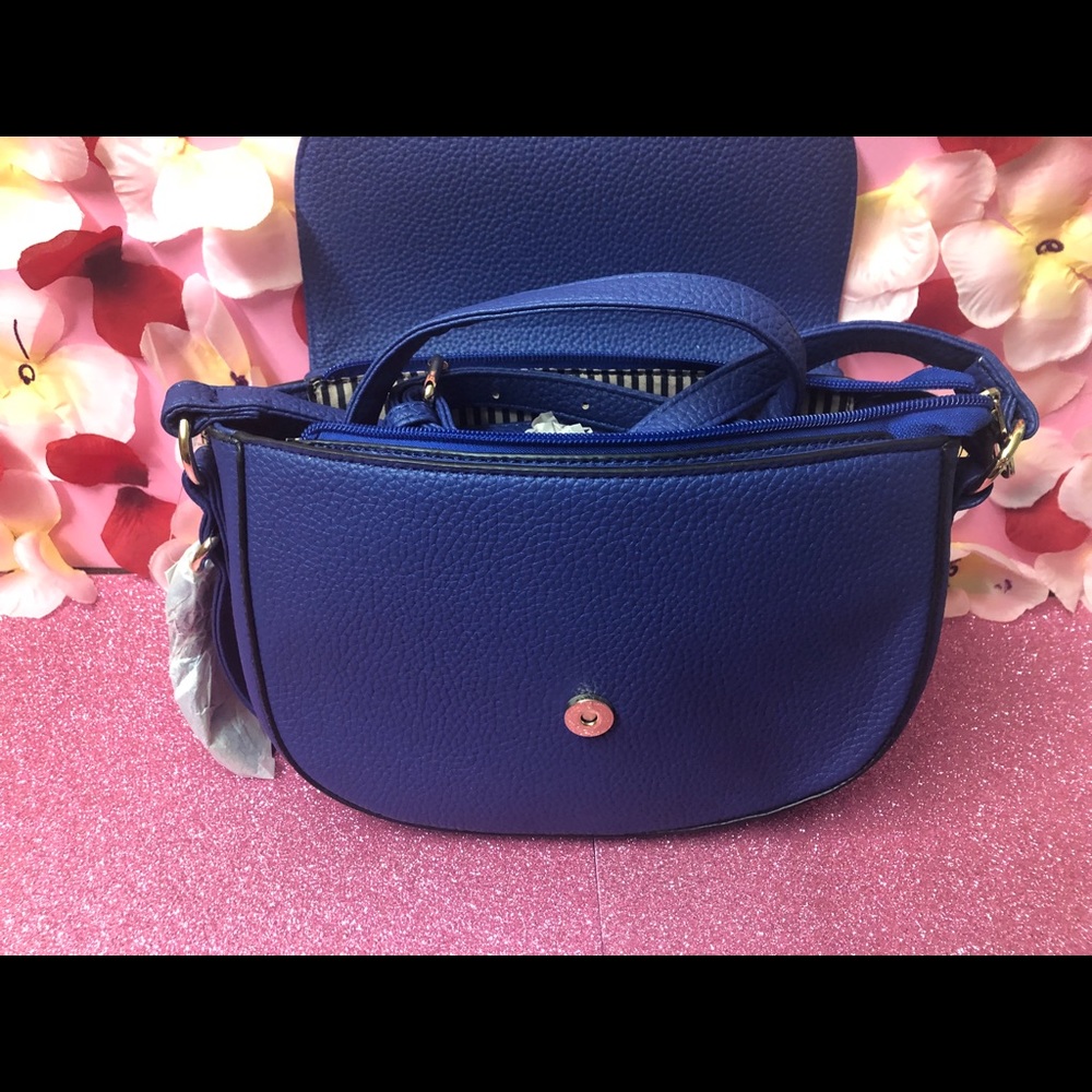 Crossbody bag:color Navy